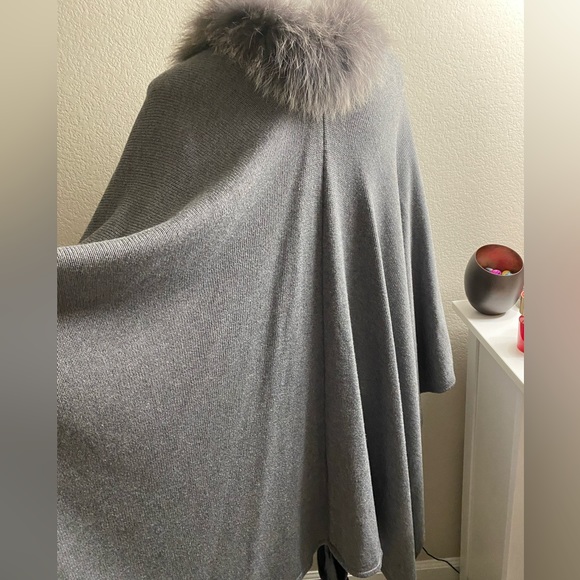 La Fiorentina Genuine Fox Trim Wool Wrap Gray One Size - Picture 6 of 12